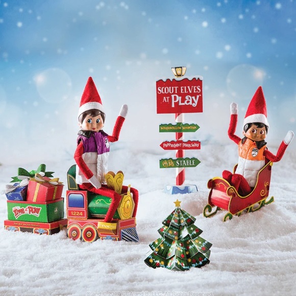 Elf On The Shelf Super Hero costume & Elves at Play 30 pop-out project book - Picture 3 of 12